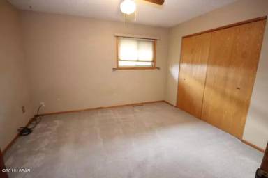 Main picture of 605 Willow Creek Ct