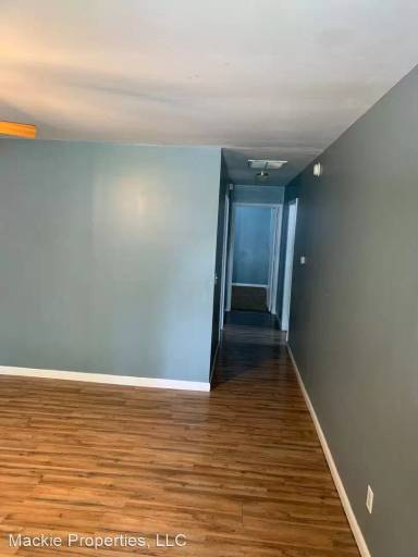 Main picture of 730 E Nutter St