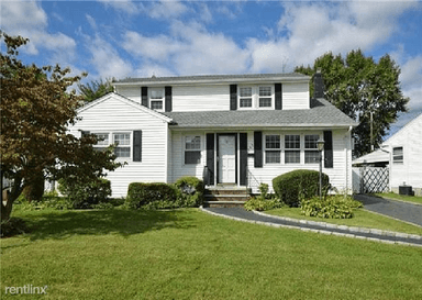 Main picture of 243 Lee Ave