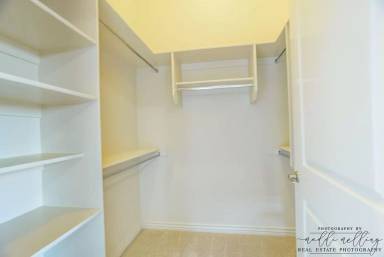 Main picture of 2431 W Crescent Heights Dr