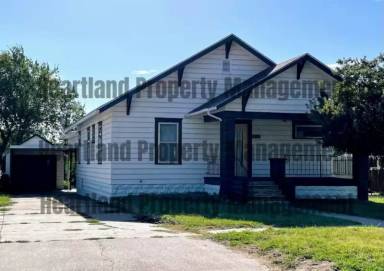 Main picture of 330 N Douglas St