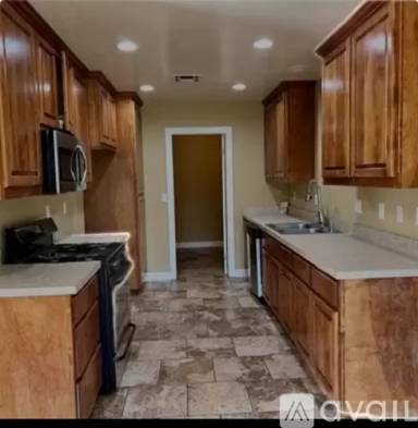 Main picture of 1111 Parkview Ln