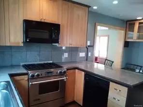 Main picture of 319 1/2 1st St