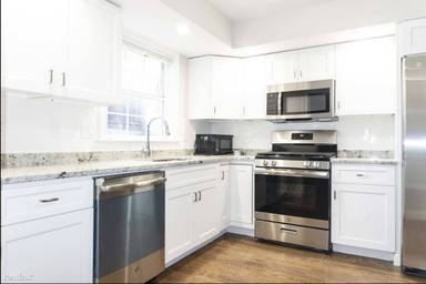 Main picture of 1 Commonwealth Ave