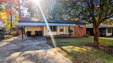 Main picture of 2818 Revere Dr NW