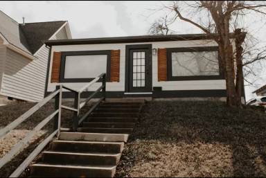 Main picture of 912 W Hill St