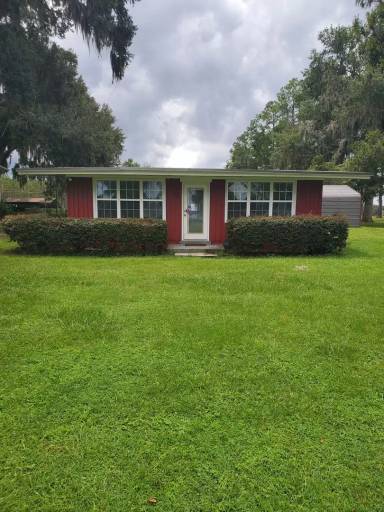 Main picture of 1945 NE Cherry Lake Cir