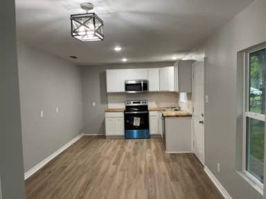 Main picture of 2914 W Gentry Pkwy