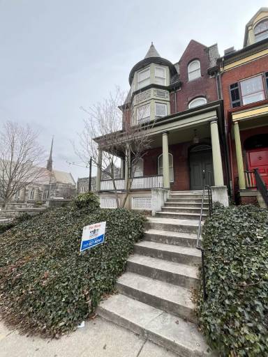 Main picture of 328 E Market St