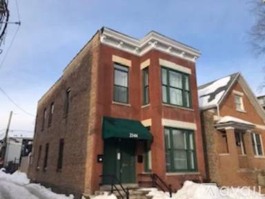Main picture of 1817 N Marshfield Ave