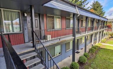 Main picture of 5109 NE Killingsworth St