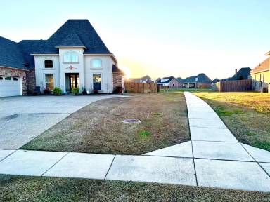 Main picture of 701 Dumaine Dr