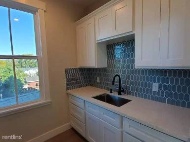 Main picture of 962 S 7th St