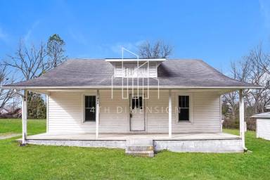 Main picture of 302 Center St