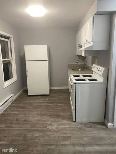 Main picture of 103 W Madison St
