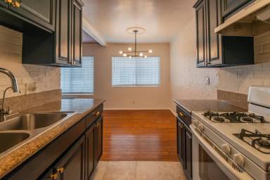 Main picture of 1127 Lillian Way