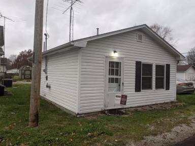 Main picture of 6267 S Lafayette St