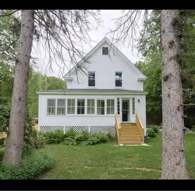 Main picture of 1250 Pleasant St