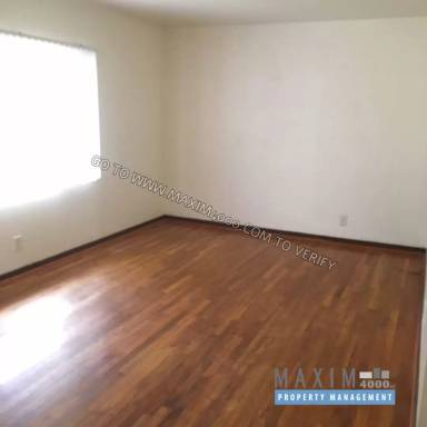 Main picture of 742 1/2 Grand Ave
