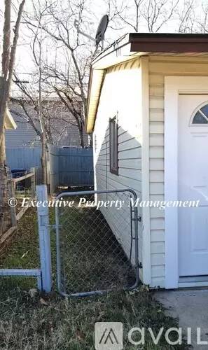 Main picture of 920 J R Ct