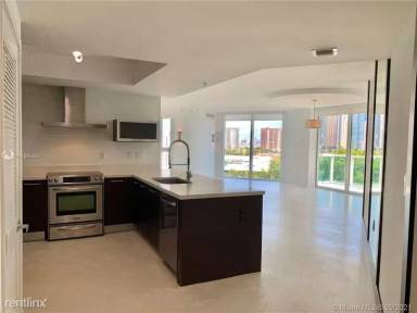 Main picture of 200 Sunny Isles Blvd
