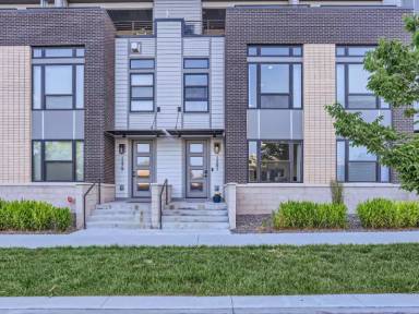 Main picture of 1581 Perry St