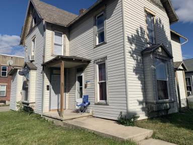 Main picture of 202 E Gilbert St