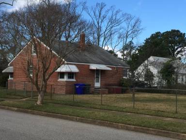 Main picture of 8852 Stratford St