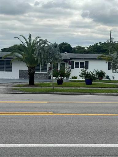 Main picture of 2641 SW 97th Ave