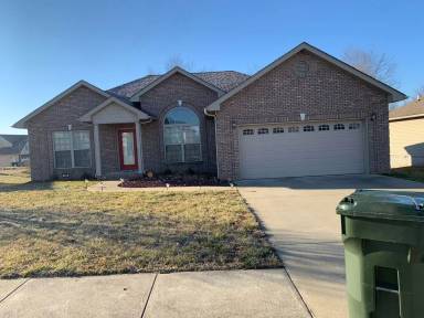 Main picture of 122 Twin Lakes Dr