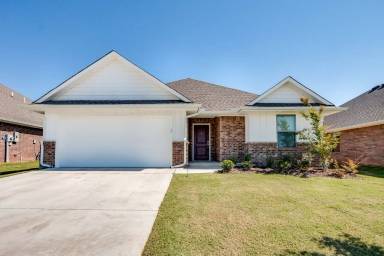 Main picture of 3907 Lleyton Dr