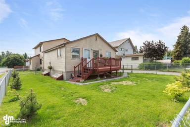 Main picture of 446 E 10th Ave
