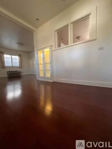 Main picture of 118 E Chelan Ave