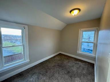 Main picture of 80 14th St