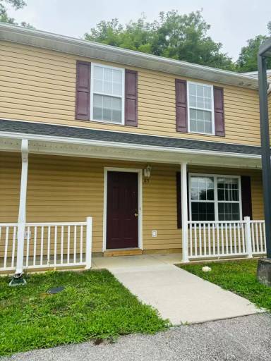 Main picture of 65 Station Ln NE