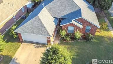 Main picture of 3202 Cliff Oaks Dr