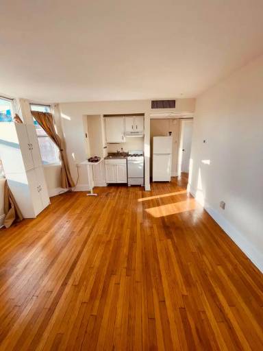 Main picture of 2135 Walnut St