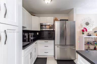 Main picture of 14930 SW 82nd Ter