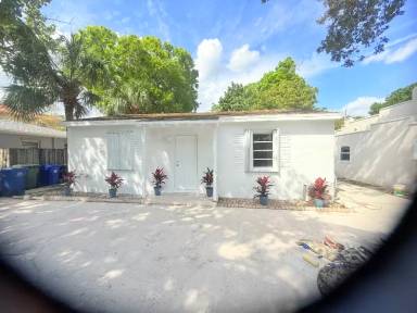 Main picture of 623 SW 16th Ct