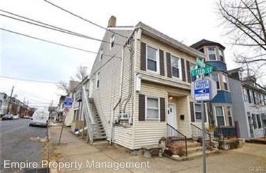 Main picture of 1051 Ferry St