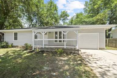 Main picture of 3129 W Farm Road 168