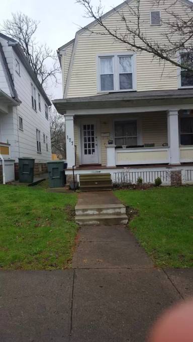 Main picture of 175 Clinton St