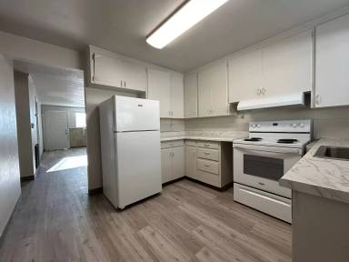 Main picture of 928 W Ruby St
