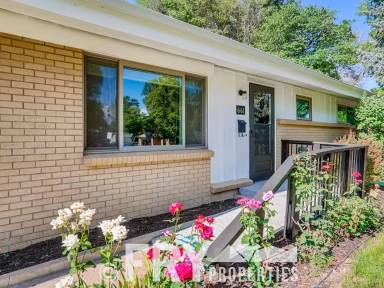 Main picture of 661 W Caley Ave