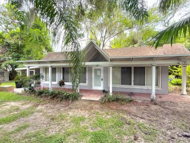 Main picture of 1223 Poinsettia Ave
