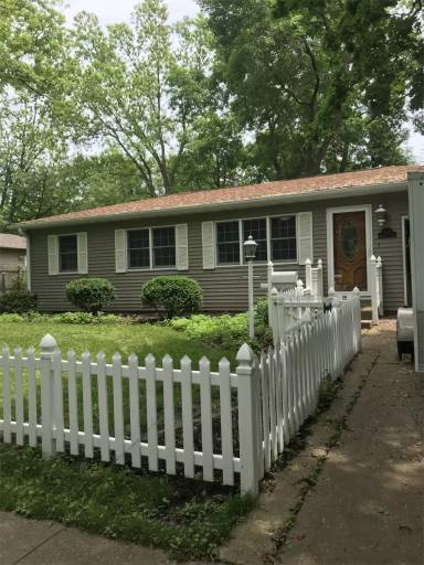 Main picture of 606 Brookside Dr