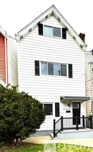 Main picture of 425 S Evaline St