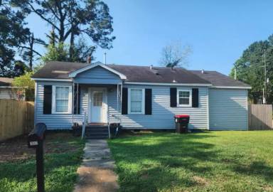 Main picture of 302 Randolph Dr