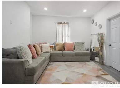 Main picture of 10 Balding Ave