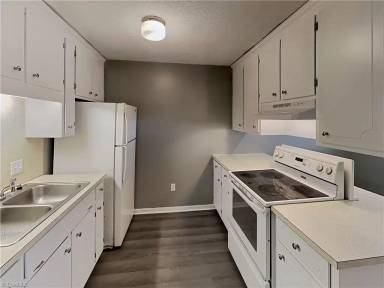 Main picture of 3700 Central Ave
